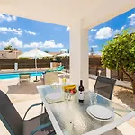 Coral Bay 7 Villa